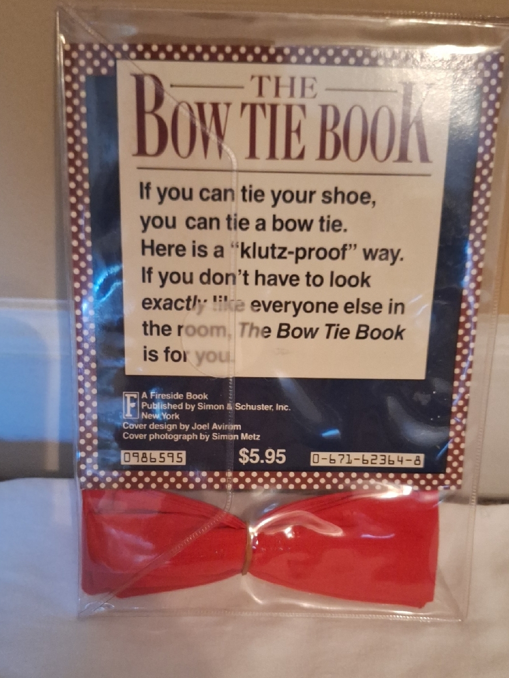 The Bow Tie Book by Mario Sartori with Red Bow Tie - Picture 2 of 2